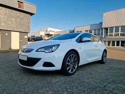 Weiß Gebraucht 2014 Opel Astra GTC Limousine | 8.400 € (Fairer Preis)