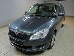 Grau Gebraucht 2014 Skoda Fabia Family Kleinwagen | 4.900 € (Fairer Preis)