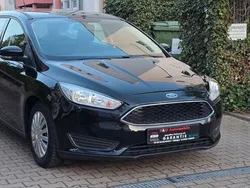 Schwarz Gebraucht 2015 Ford Focus Ambiente Kombi | 6.699 € (Fairer Preis)