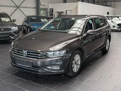 Grau Gebraucht 2022 VW Passat Business Kombi | 20.900 € (Fairer Preis)