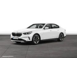 Weiß Gebraucht 2024 BMW 520 Limousine | 52.070 € (Superpreis)