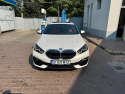 Weiß Gebraucht 2022 BMW 120 Luxury Line Kleinwagen | 28.000 € (Fairer Preis)