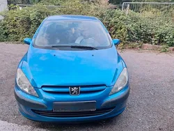 Blau Gebraucht 2005 Peugeot 307 Kleinwagen | 800 €