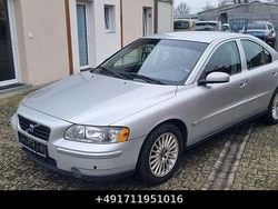 Silber Gebraucht 2004 Volvo S60 Kinetic Limousine | 3.990 € (Fairer Preis)