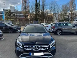 Schwarz Gebraucht 2019 Mercedes GLA180 SUV | 25.000 €