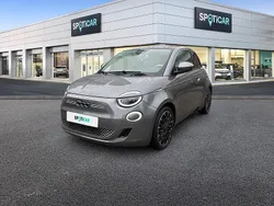 Grau Gebraucht 2022 Fiat 500e La Prima Kleinwagen | 21.190 € (Etwas zu teuer)