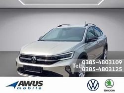 Silber / ivory silver (metallic) Gebraucht 2024 VW Taigo Move SUV | 25.990 € (Etwas zu teuer)