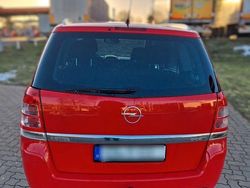 Rot Gebraucht 2012 Opel Zafira Family Van / Kleinbus | 3.790 € (Guter Preis)