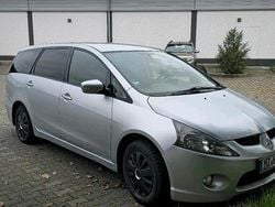 Grau Gebraucht 2005 Mitsubishi Grandis Van / Kleinbus | 2.300 € (Teuer)