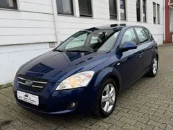 Blau Gebraucht 2009 Kia Ceed Limousine | 2.500 € (Fairer Preis)