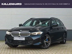 Black sapphire metallic Gebraucht 2024 BMW 330 M Sport Kombi | 39.865 € (Superpreis)