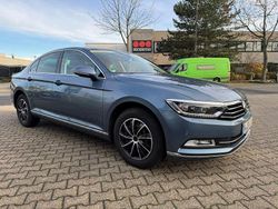 Blau Gebraucht 2016 VW Passat Highline Limousine | 16.000 € (Fairer Preis)