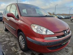 Rot Gebraucht 2005 Peugeot 807 Van / Kleinbus | 390 €