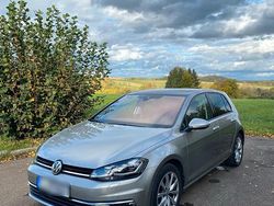 Grau Gebraucht 2019 VW Golf VII Highline Kleinwagen | 19.999 € (Fairer Preis)