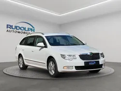 Bila candy/candyweiss Gebraucht 2011 Skoda Superb Kombi | 5.499 € (Etwas zu teuer)