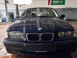Blau Gebraucht 1998 BMW 316 Limousine | 4.500 €