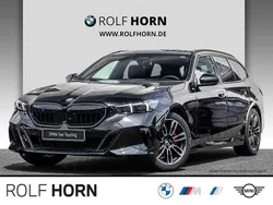 Saphirschwarz metallic Neu 2025 BMW 520 M Sport Kombi | 69.960 € (Etwas zu teuer)