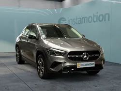 Grau Gebraucht 2024 Mercedes GLA200 Advanced Plus SUV | 44.660 € (Fairer Preis)