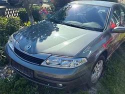 Grau Gebraucht 2003 Renault Laguna II Limousine | 2.500 € (Etwas zu teuer)