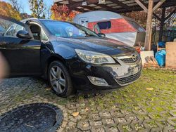 Schwarz Gebraucht 2011 Opel Astra Selection Kombi | 3.990 € (Fairer Preis)