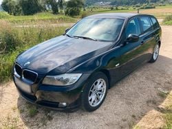 Schwarz Gebraucht 2010 BMW 320 Kombi | 4.500 € (Superpreis)