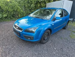 Blau Gebraucht 2006 Ford Focus Kleinwagen | 700 € (Guter Preis)