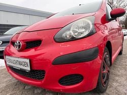 Rot Gebraucht 2009 Toyota Aygo City Kleinwagen | 799 € (Guter Preis)