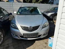 Grau Gebraucht 2004 Mazda 3 Inclusive Limousine | 950 € (Fairer Preis)