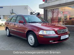 Rot Gebraucht 2001 Volvo V40 Comfort Kombi | 1.690 € (Fairer Preis)