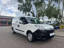 Weiß Gebraucht 2017 Opel Combo Van / Kleinbus | 9.999 € (Fairer Preis)