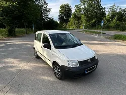 Weiß Gebraucht 2010 Fiat Panda Kleinwagen | 1.600 €