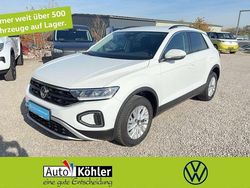 Pure white / titanschwarz Gebraucht 2025 VW T-Roc Life SUV | 21.440 € (Superpreis)