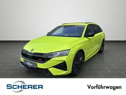 Grün Gebraucht 2025 Skoda Octavia RS Kombi | 46.280 € (Etwas zu teuer)