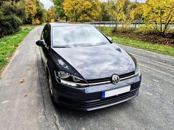 Grau Gebraucht 2018 VW Golf VII Trendline Limousine | 10.899 € (Fairer Preis)