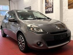 Grau Gebraucht 2012 Renault Clio IV Limousine | 4.400 € (Teuer)