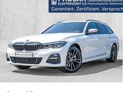 Weiß Gebraucht 2022 BMW 320e Performance Kombi | 27.690 € (Guter Preis)