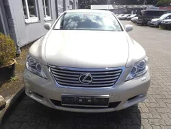 Beige Gebraucht 2012 Lexus LS460 Limousine | 24.990 €