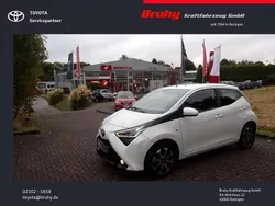 Weiß Gebraucht 2018 Toyota Aygo Kleinwagen | 12.250 € (Fairer Preis)