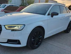 Weiß Gebraucht 2018 Audi A3 Sportback Design Limousine | 13.500 € (Fairer Preis)