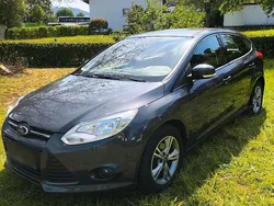 Grau Gebraucht 2013 Ford Focus Limousine | 4.000 € (Guter Preis)