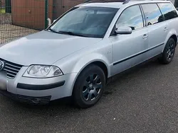 Silber Gebraucht 2001 VW Passat Kombi | 1.500 € (Guter Preis)
