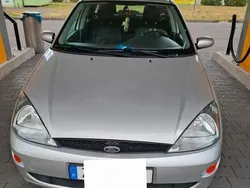 Silber Gebraucht 2001 Ford Focus Kombi | 1.800 € (Fairer Preis)