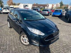 Blau Gebraucht 2016 Ford Fiesta Celebration Kleinwagen | 7.000 € (Fairer Preis)