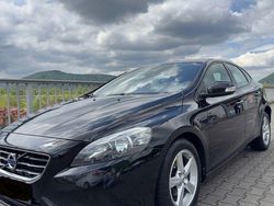 Schwarz Gebraucht 2014 Volvo V40 Kinetic Kombi | 7.700 € (Fairer Preis)