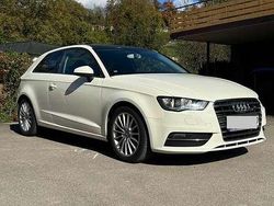 Weiß Gebraucht 2013 Audi A3 Ambition Limousine | 9.500 € (Fairer Preis)