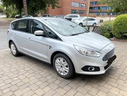 Grau Gebraucht 2017 Ford S-MAX S Van / Kleinbus | 9.500 € (Fairer Preis)