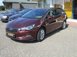 Rouge braun Gebraucht 2018 Opel Astra Innovation Kombi | 16.300 € (Teuer)