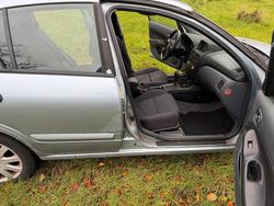 Silber Gebraucht 2005 Nissan Almera Kleinwagen | 1.500 € (Guter Preis)