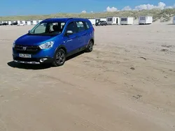Blau Gebraucht 2017 Dacia Lodgy Stepway Van / Kleinbus | 9.999 € (Etwas zu teuer)
