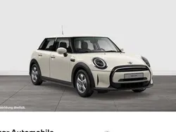 Weiß Gebraucht 2022 Mini ONE Essential Kleinwagen | 20.995 € (Etwas zu teuer)